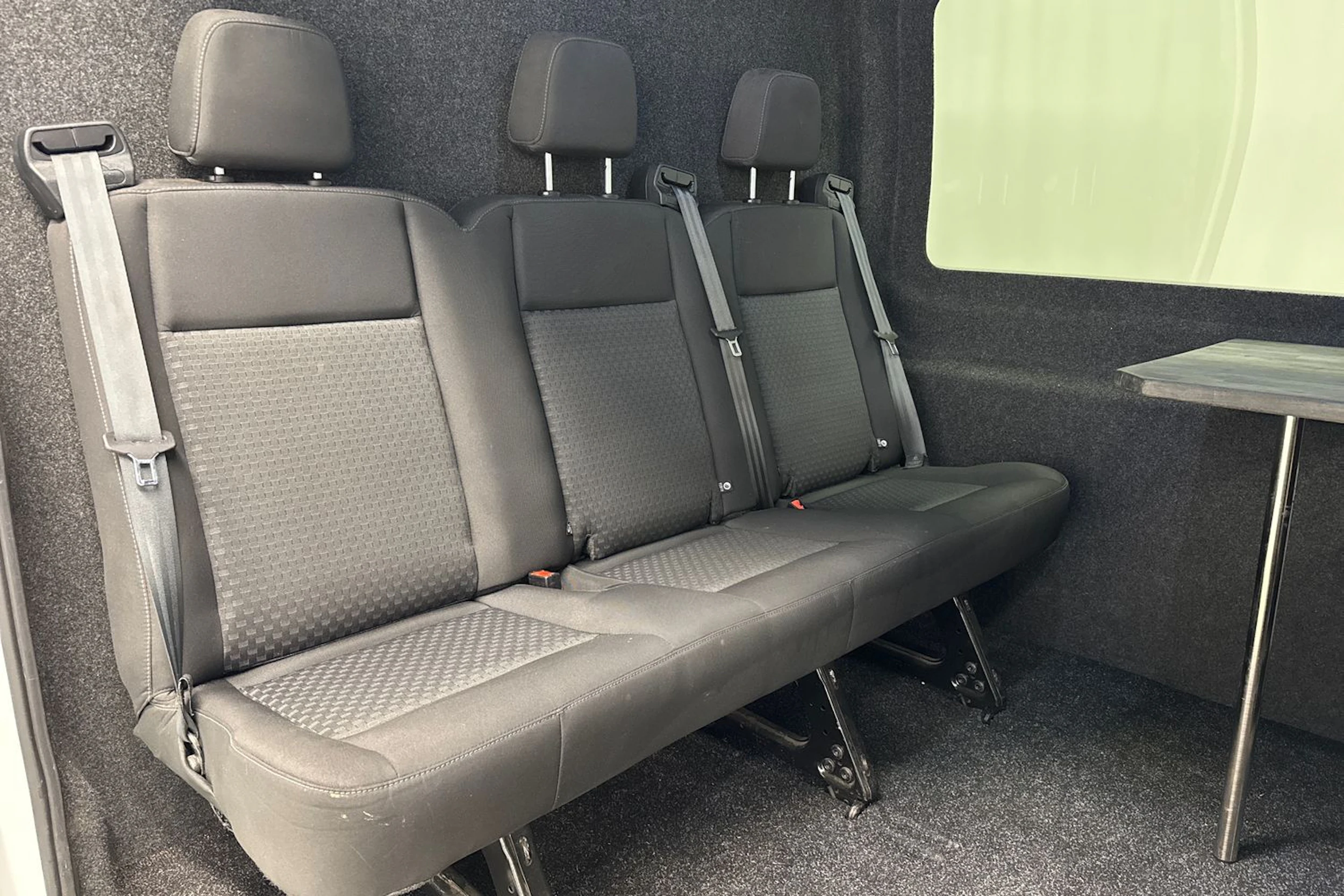 valkoinen Ford Transit 2019 kuva 30.