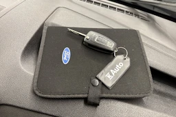 valkoinen Ford Transit 2019 kuva 35.