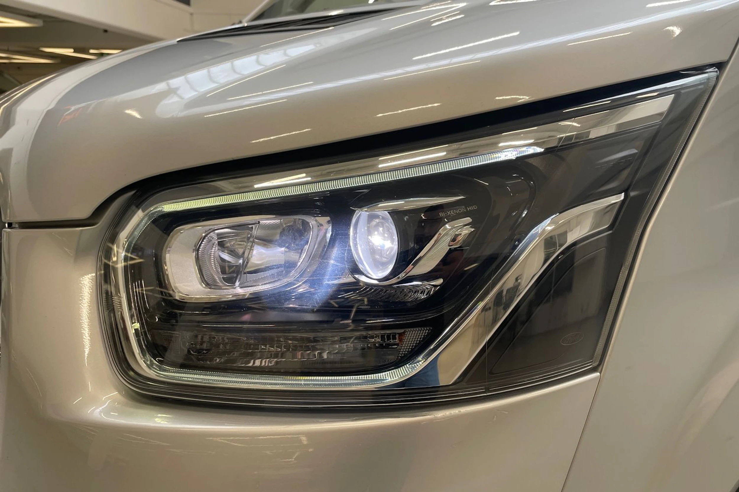 harmaa Ford Transit 2019 kuva 15.