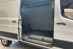 harmaa Ford Transit 2019 kuva 17.