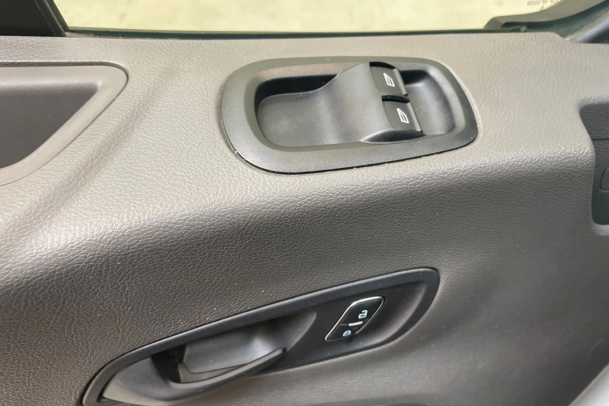 harmaa Ford Transit 2019 kuva 25.