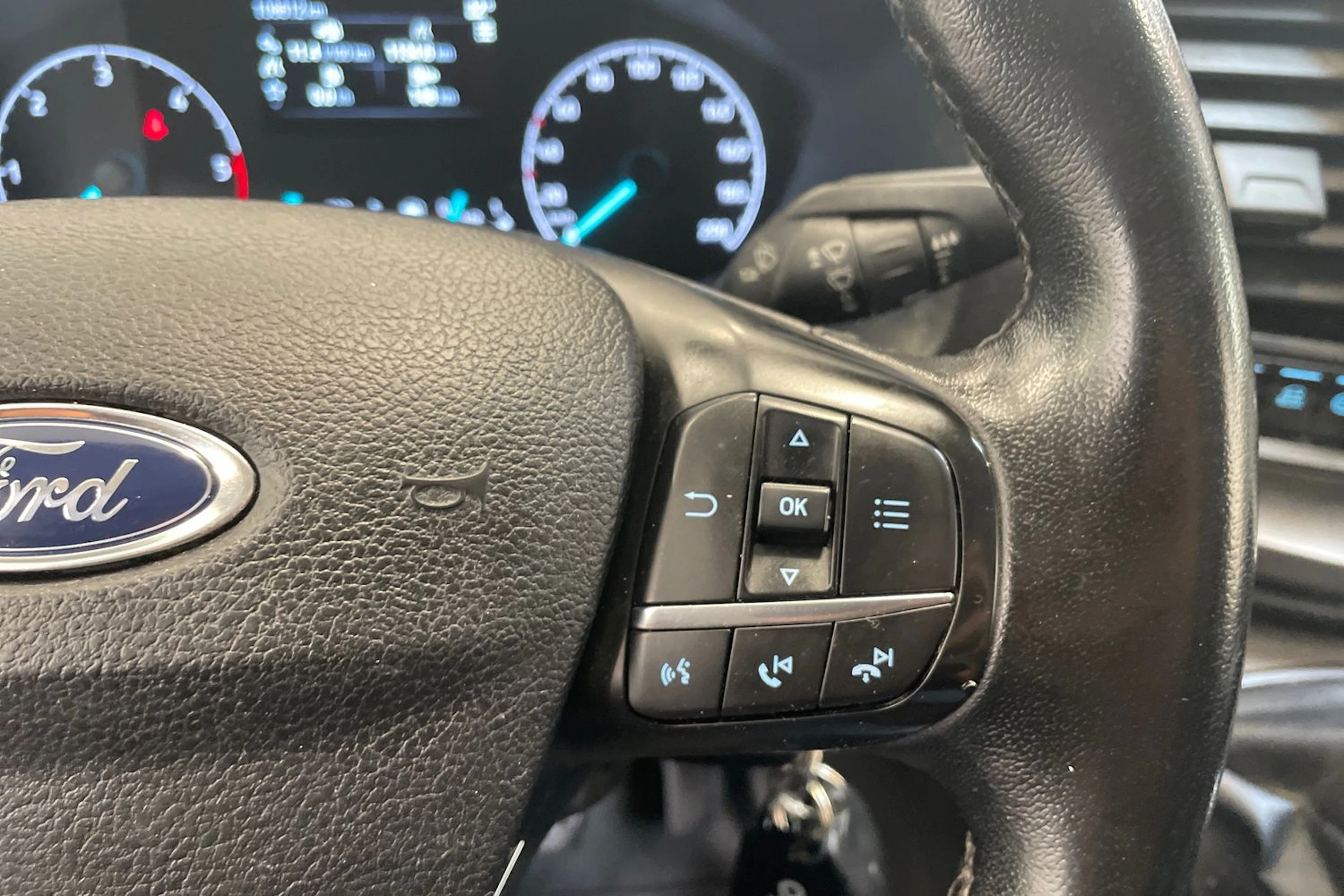harmaa Ford Transit 2019 kuva 28.