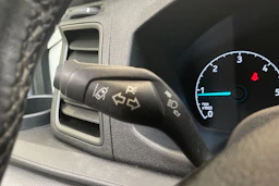 harmaa Ford Transit 2019 kuva 29.