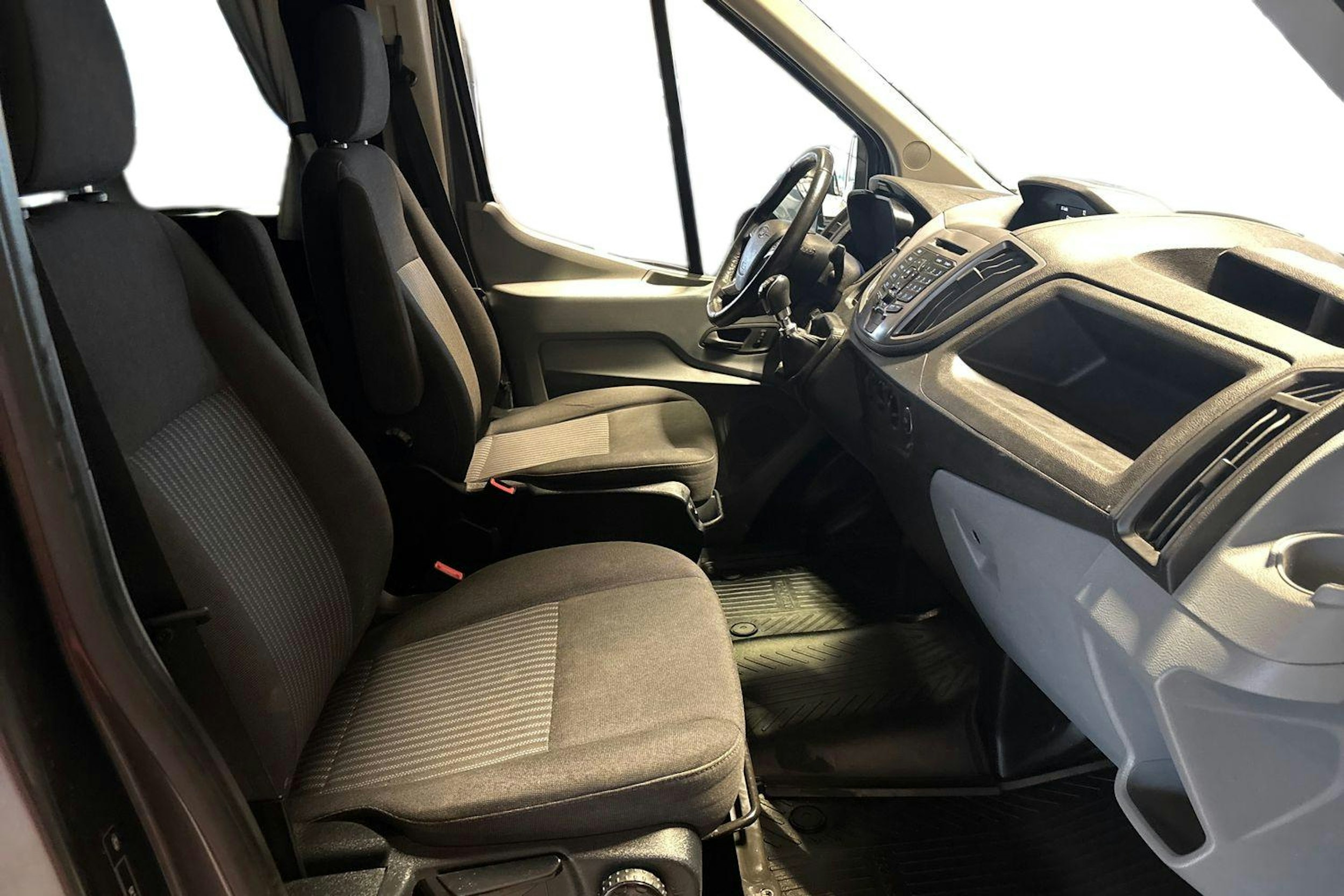 Harmaa Ford TRANSIT 2019 kuva 11.