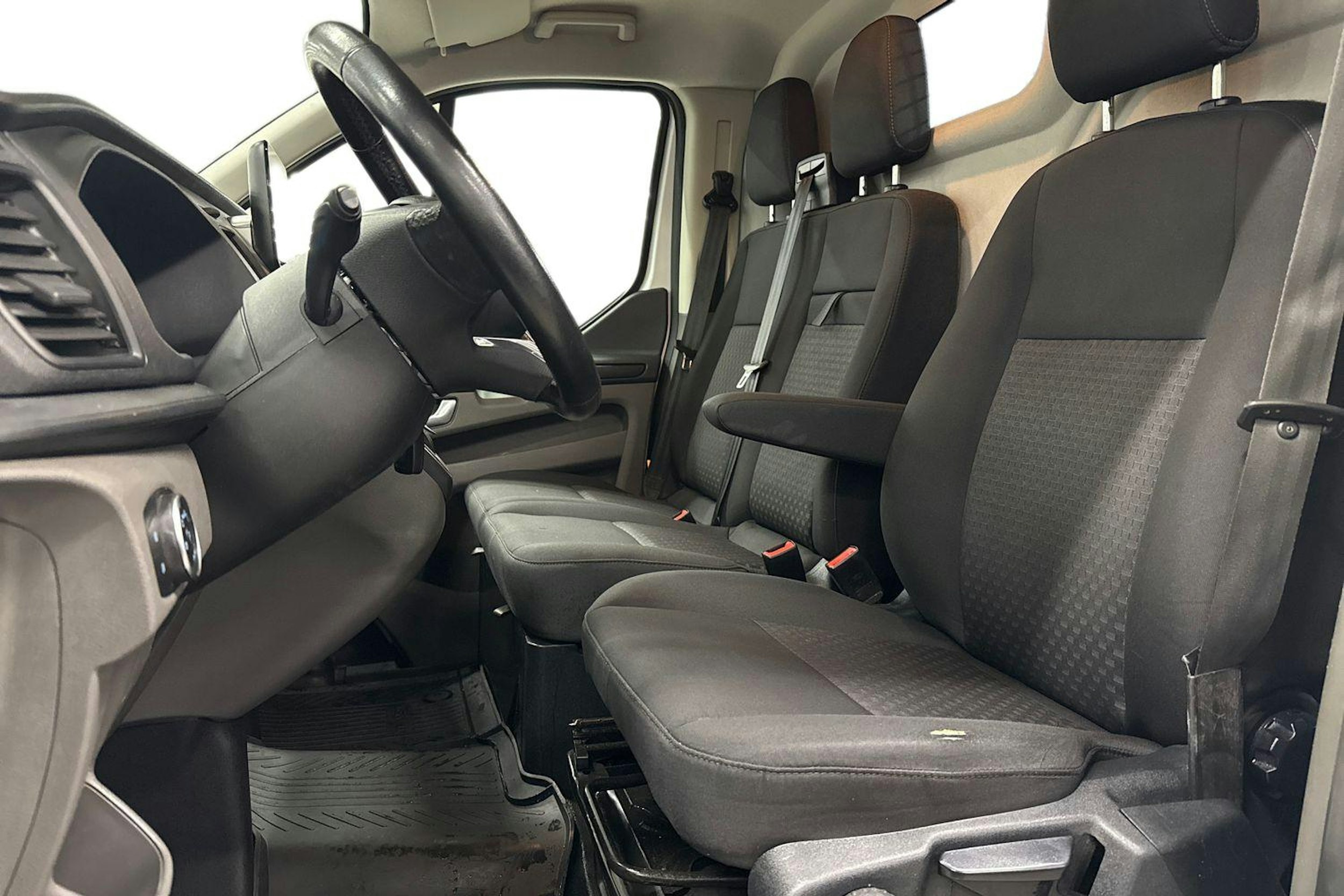 valkoinen Ford Transit Custom 2019 kuva 8.
