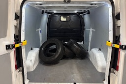 valkoinen Ford Transit Custom 2019 kuva 15.