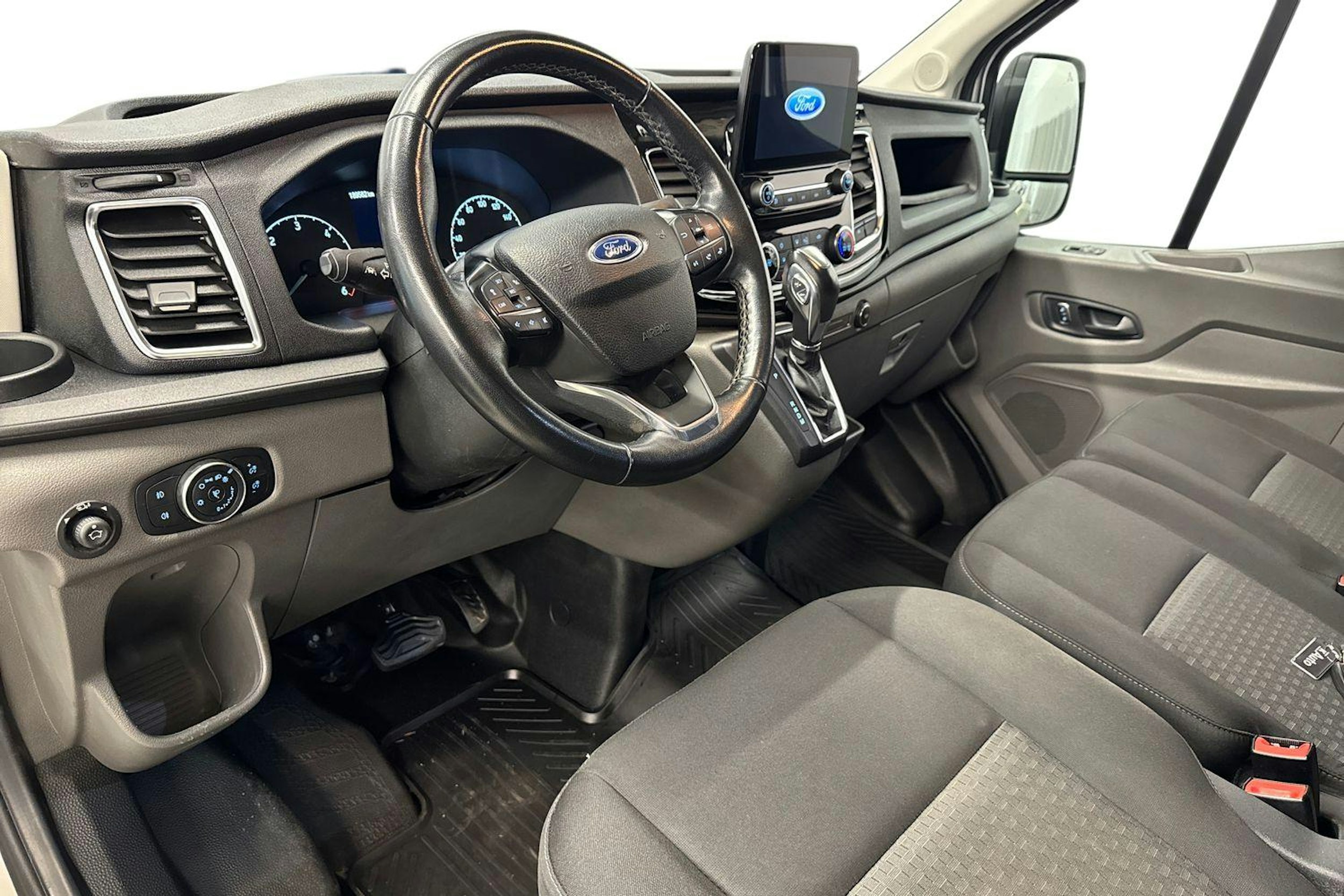 hopea Ford Transit 2020 kuva 8.