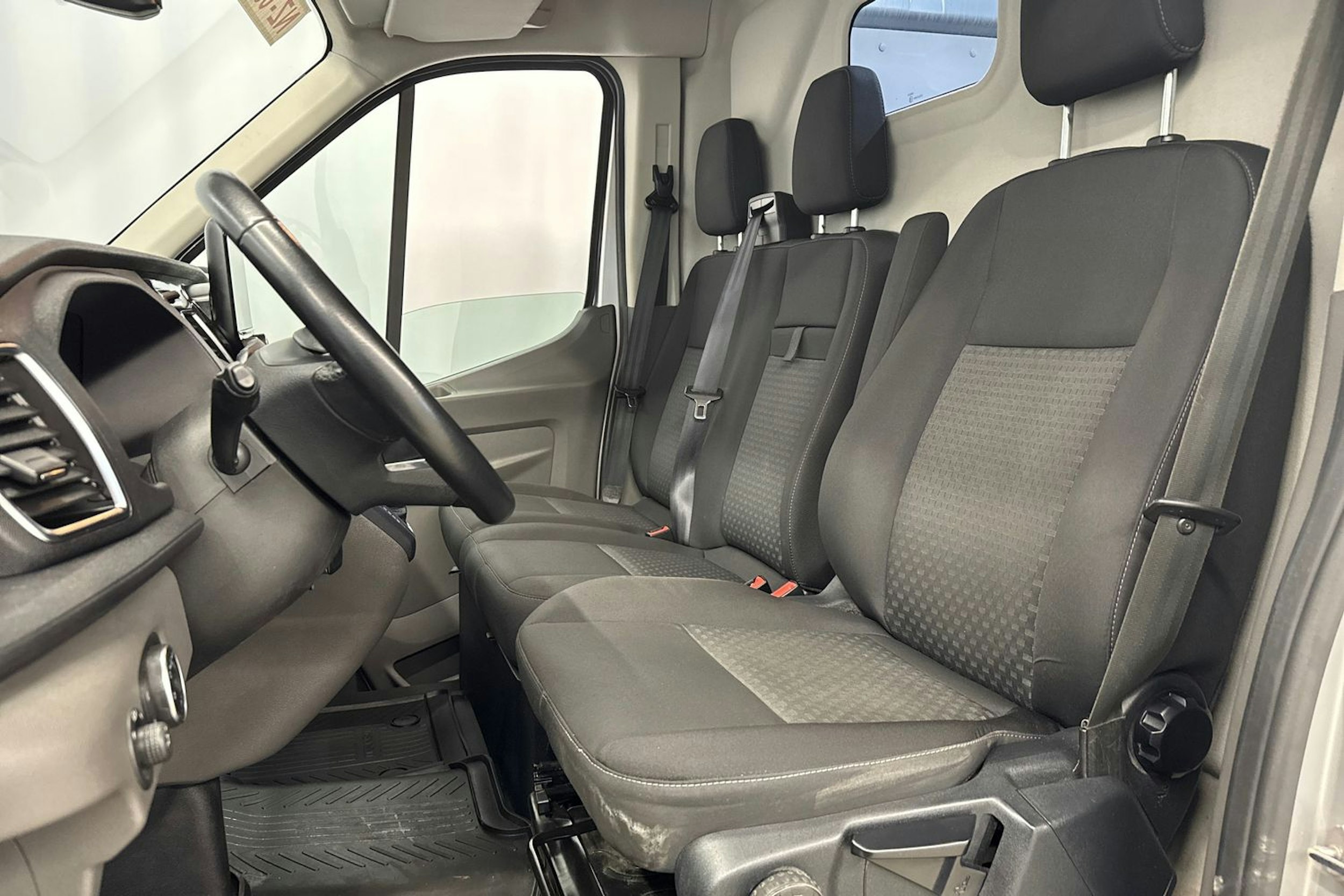 hopea Ford Transit 2020 kuva 20.