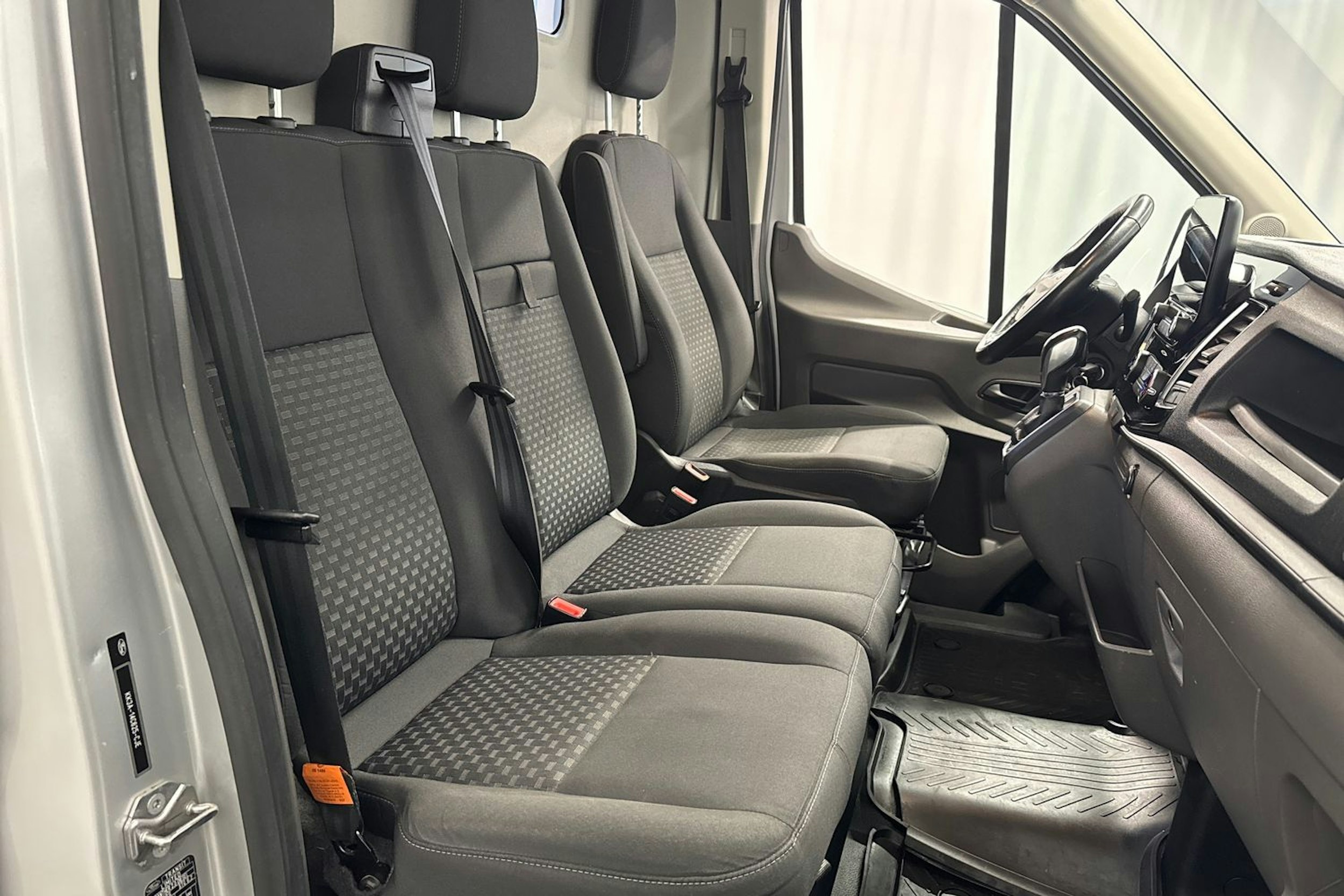 hopea Ford Transit 2020 kuva 21.