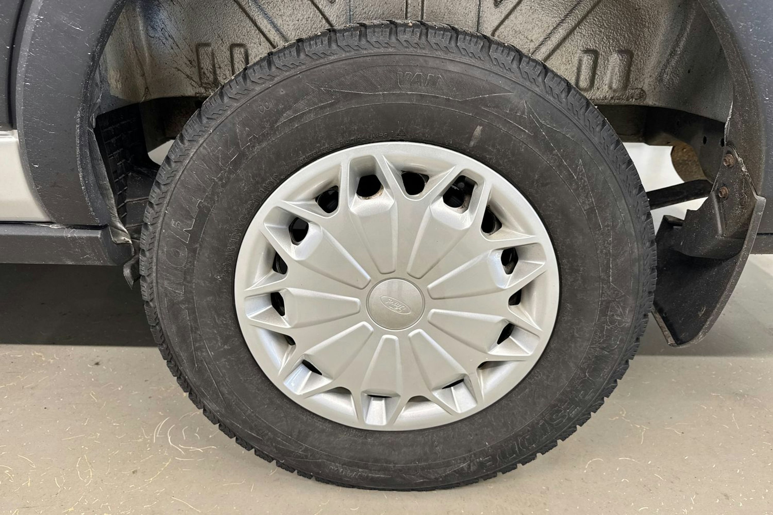 hopea Ford Transit 2020 kuva 24.