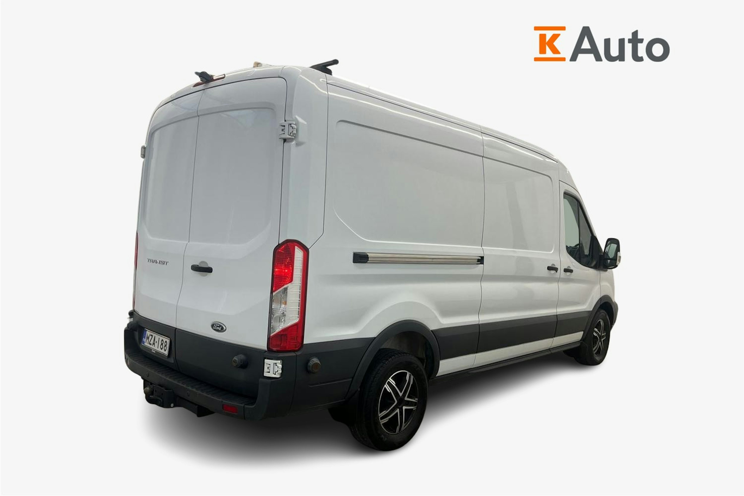 valkoinen Ford Transit 2019 kuva 2.
