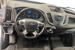 valkoinen Ford Transit 2019 kuva 9.