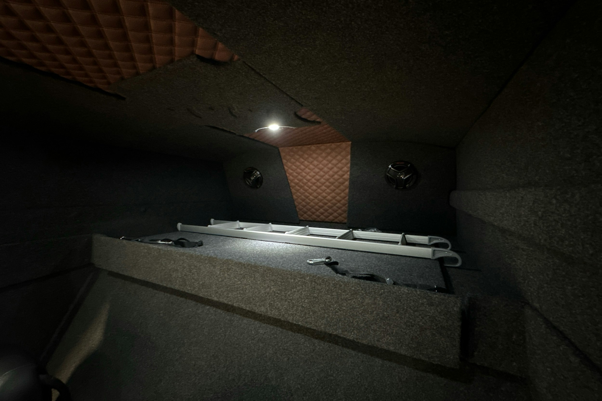 valkoinen Ford Transit 2019 kuva 19.