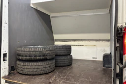 valkoinen Ford Transit 2019 kuva 26.