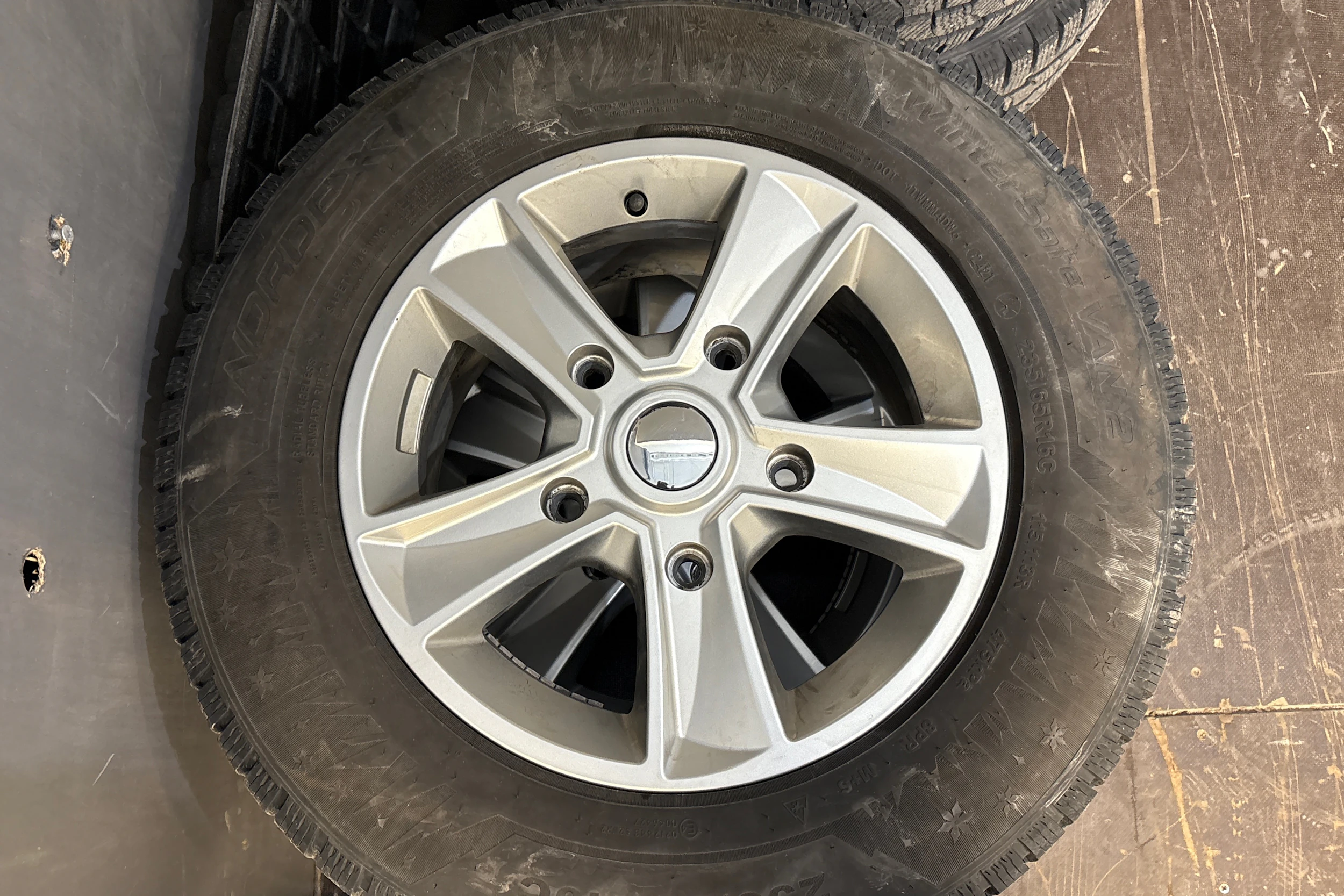 valkoinen Ford Transit 2019 kuva 29.