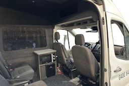 valkoinen Ford Transit 2019 kuva 3.