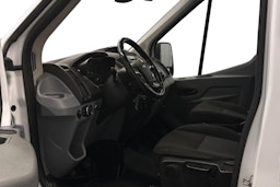 valkoinen Ford Transit 2019 kuva 6.
