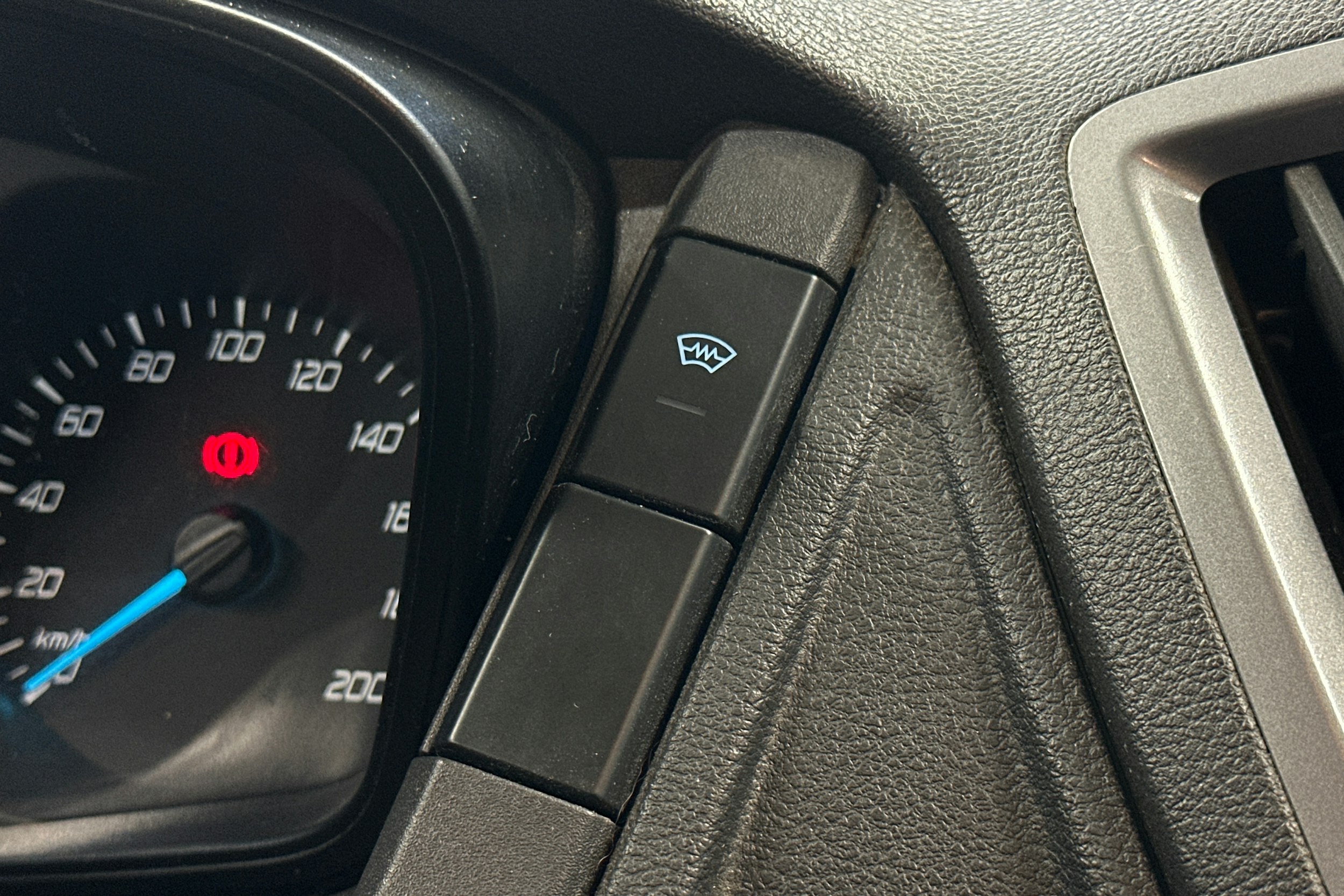 valkoinen Ford Transit 2019 kuva 18.