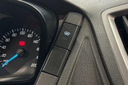 valkoinen Ford Transit 2019 kuva 18.