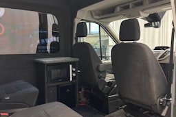 valkoinen Ford Transit 2019 kuva 23.