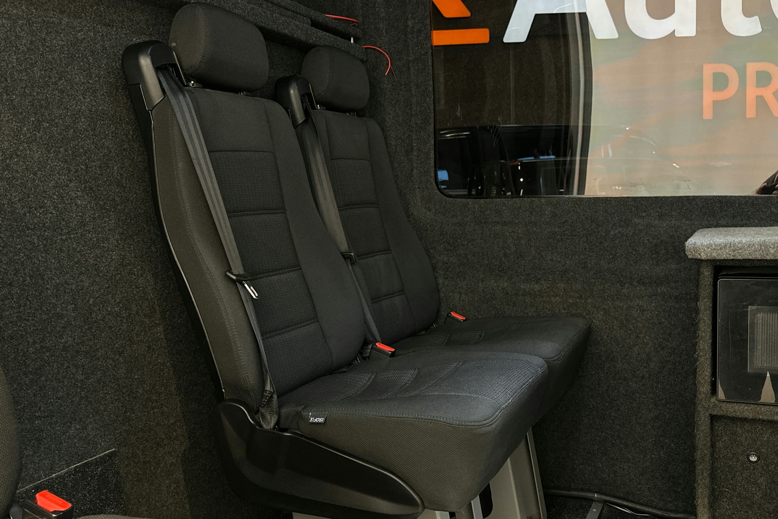 valkoinen Ford Transit 2019 kuva 24.