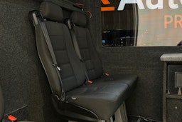 valkoinen Ford Transit 2019 kuva 24.