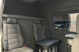 valkoinen Ford Transit 2019 kuva 25.