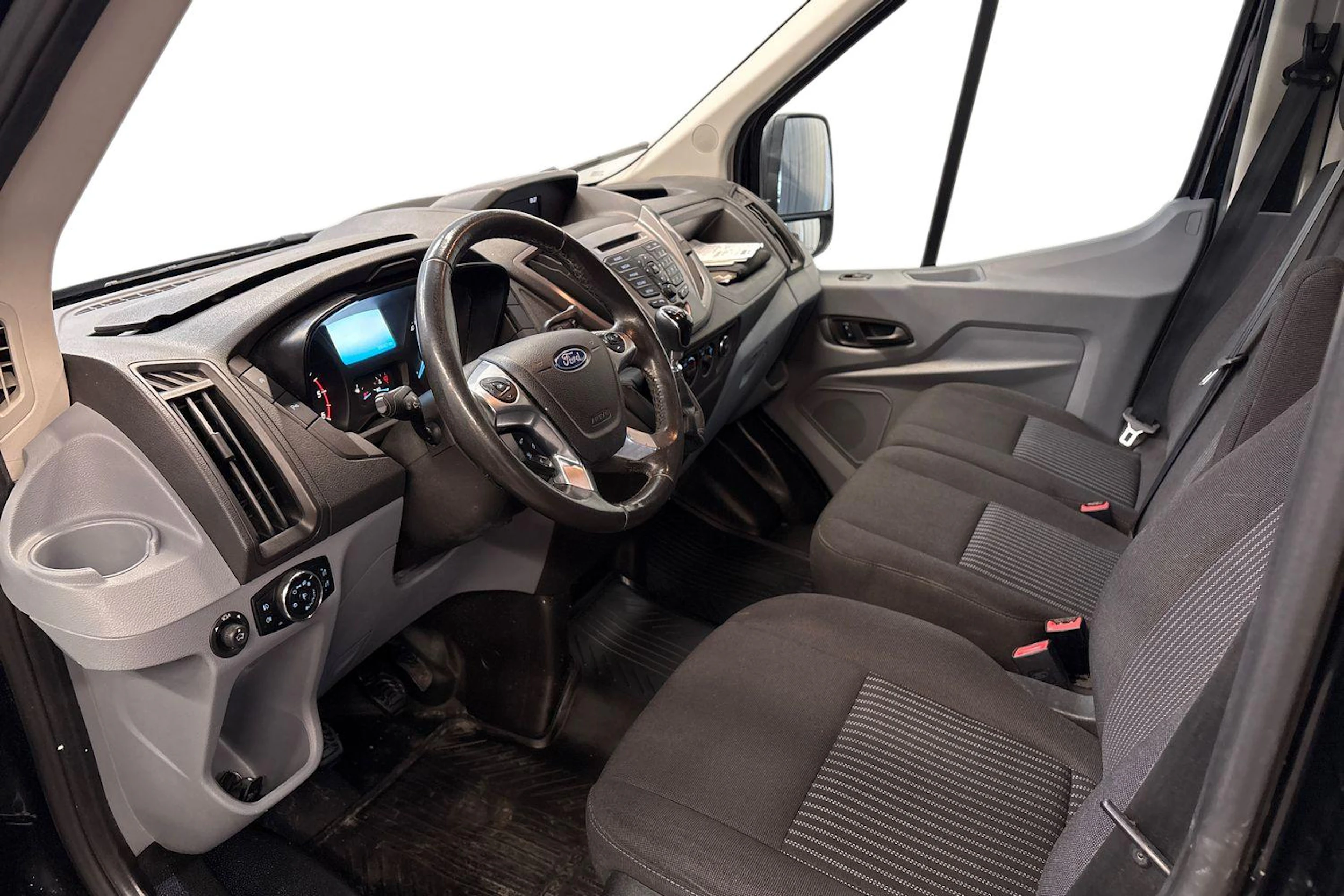 musta Ford Transit 2019 kuva 8.