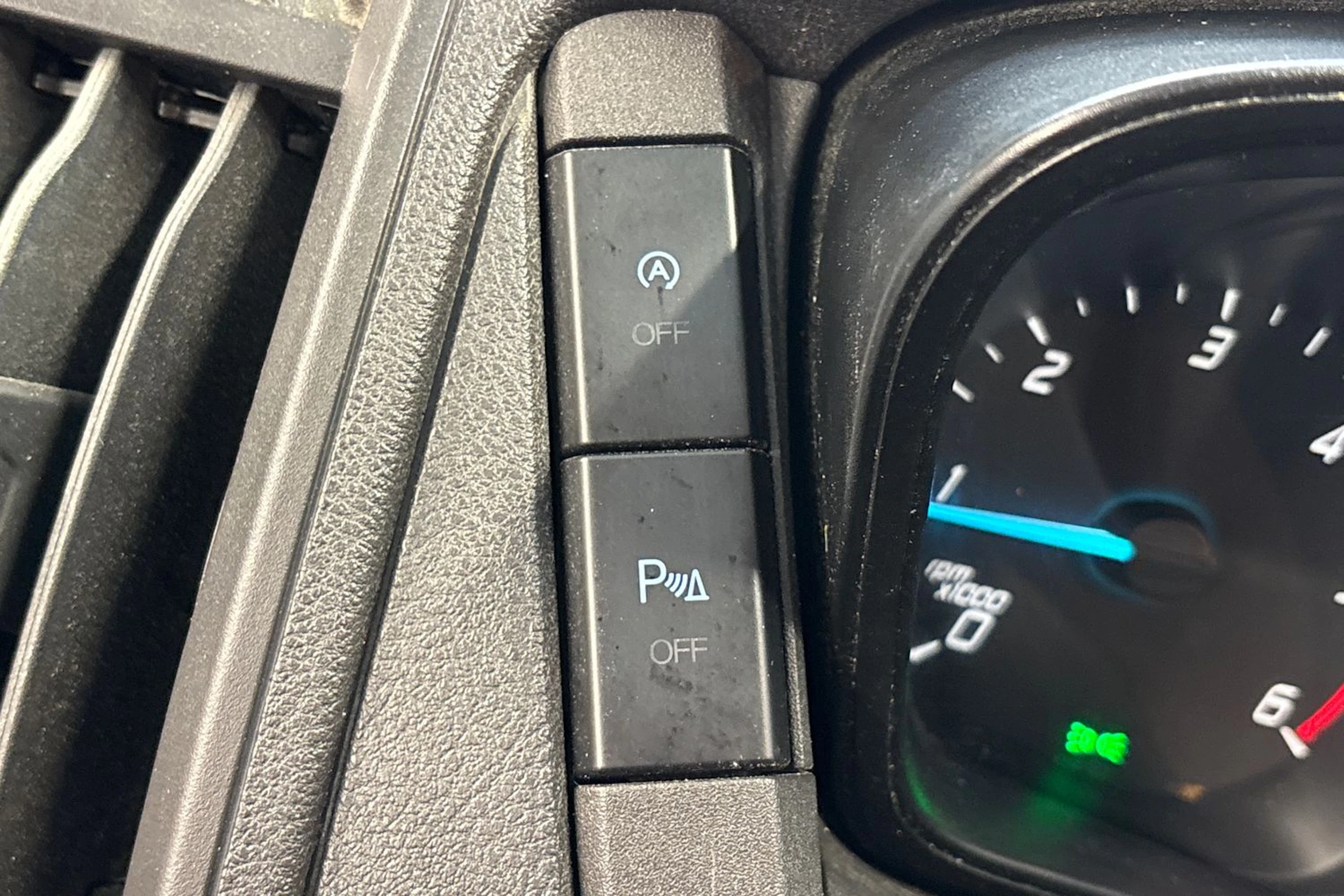 musta Ford Transit 2019 kuva 21.