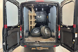 musta Ford Transit 2019 kuva 26.