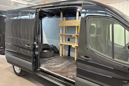 musta Ford Transit 2019 kuva 27.