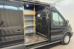 musta Ford Transit 2019 kuva 28.