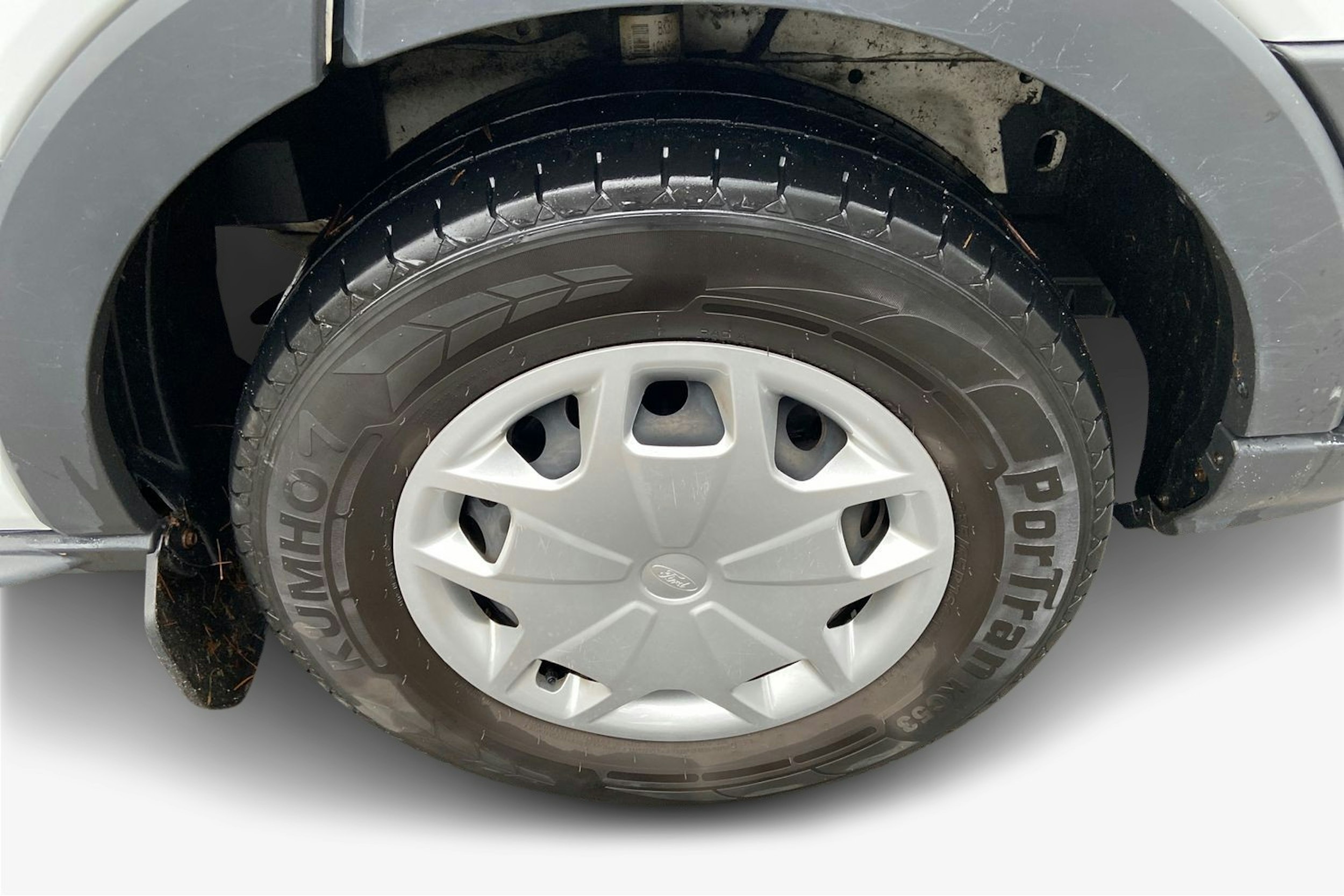 valkoinen Ford Transit 2019 kuva 11.