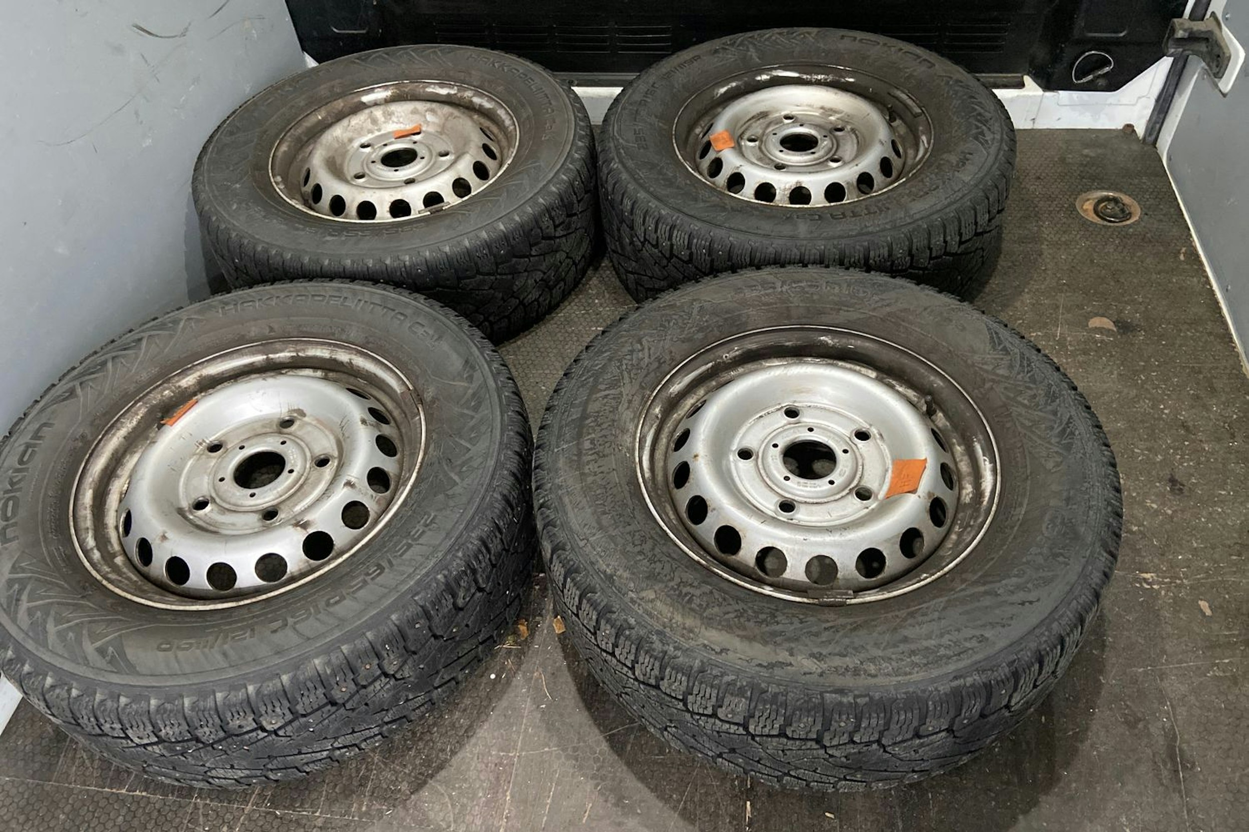 valkoinen Ford Transit 2019 kuva 15.