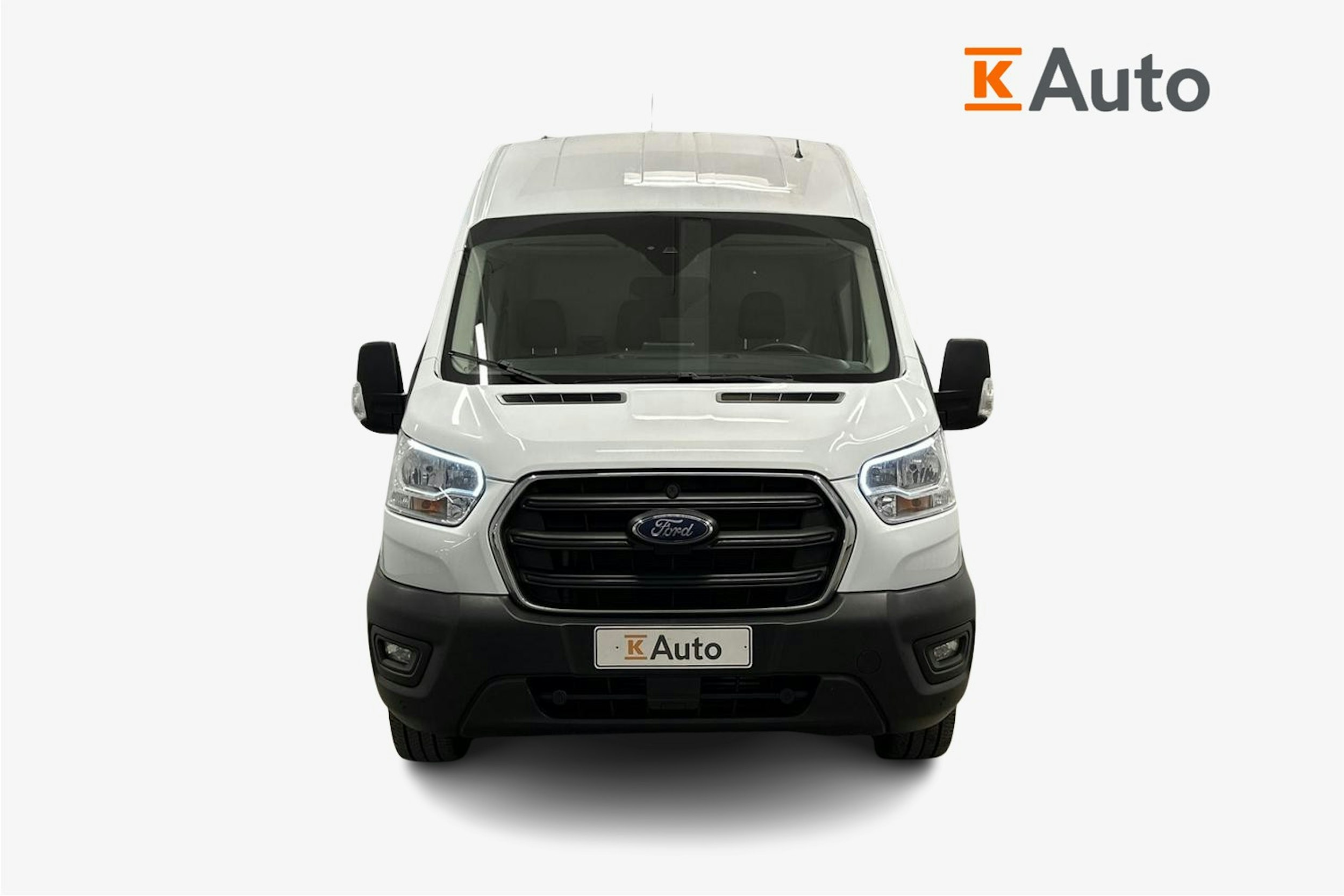 valkoinen Ford Transit 2020 kuva 4.