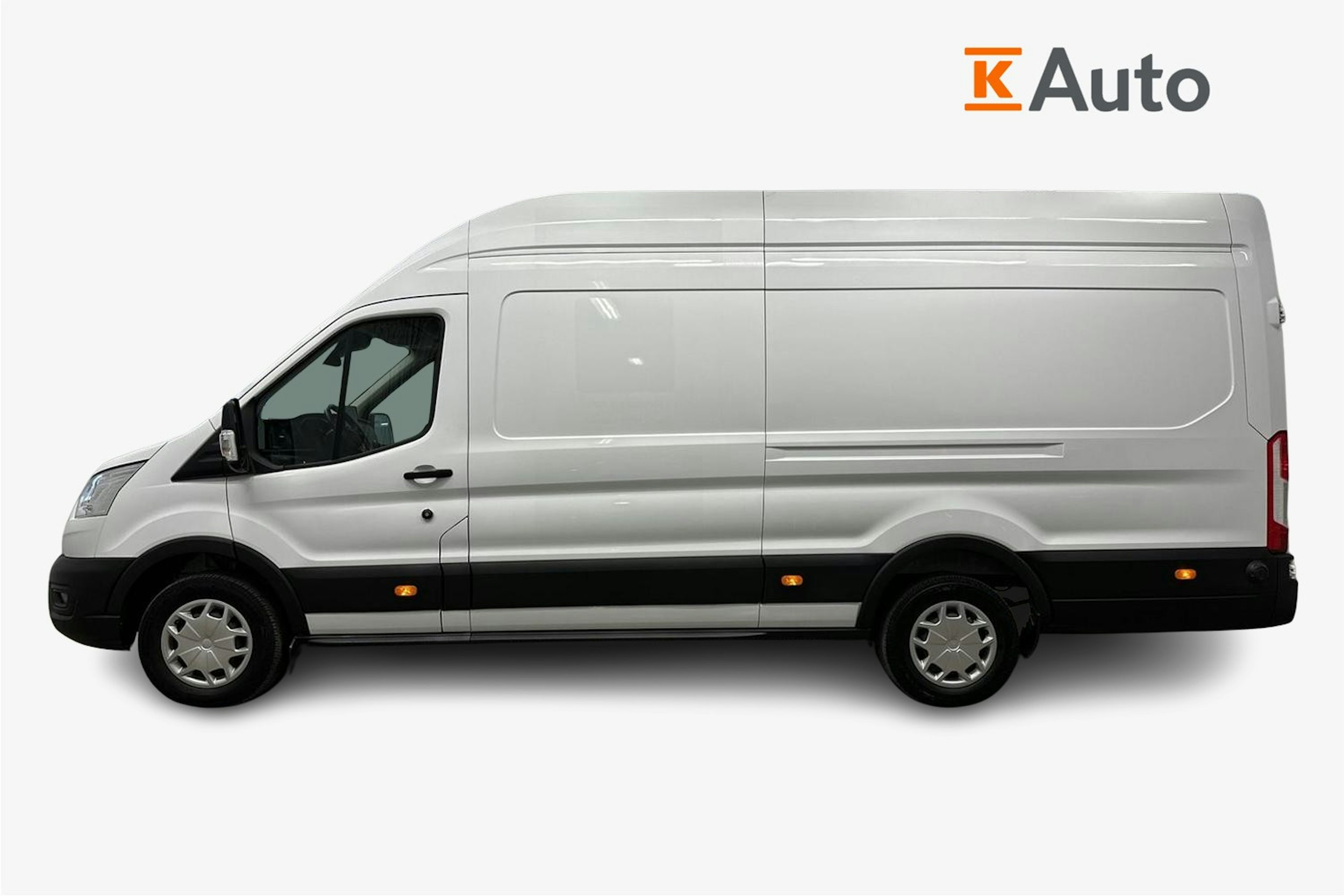 valkoinen Ford Transit 2020 kuva 5.