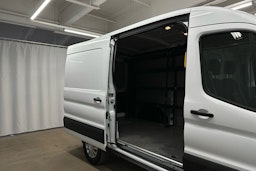 valkoinen Ford Transit 2020 kuva 21.