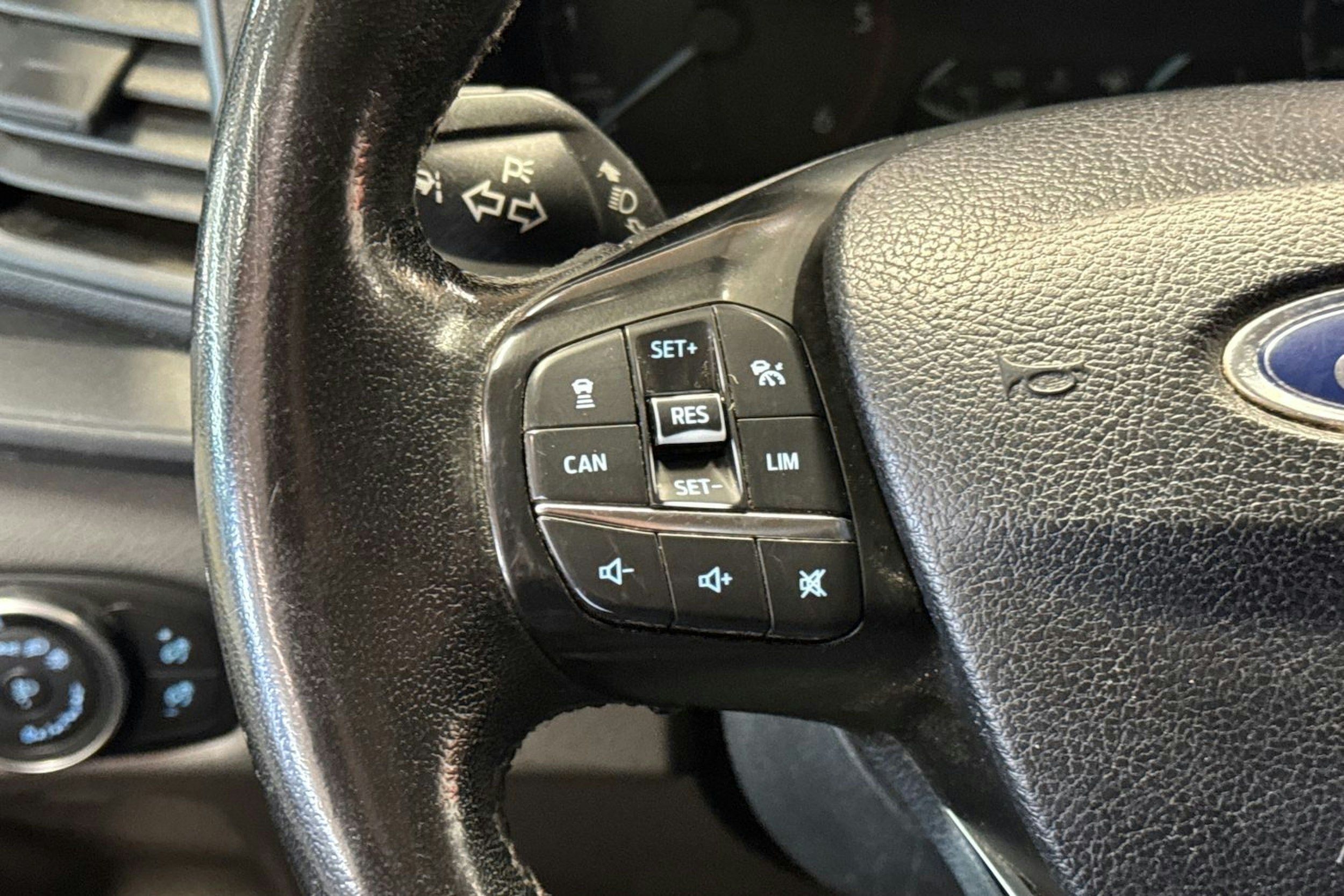 musta Ford Transit 2020 kuva 15.