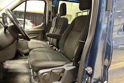 sininen Ford Transit 2020 kuva 13.