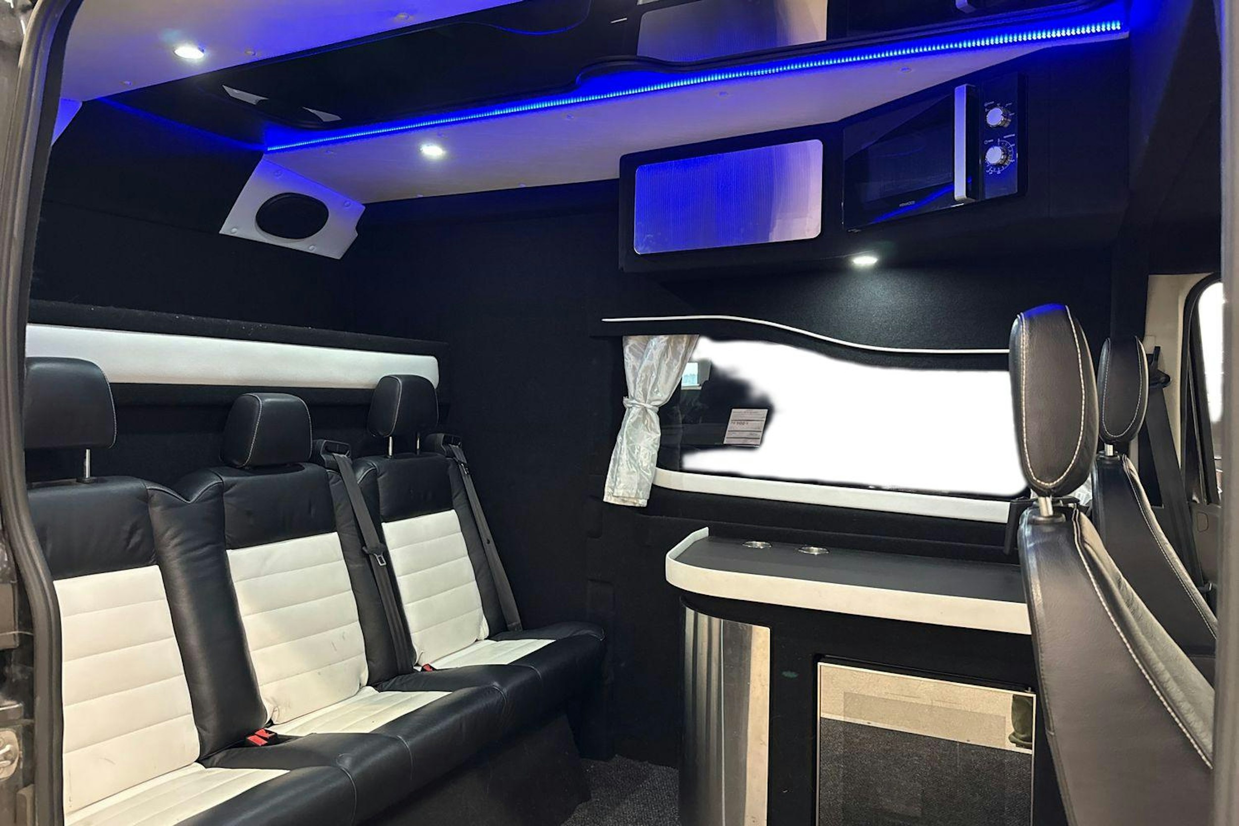 met. musta Ford Transit 2020 kuva 3.