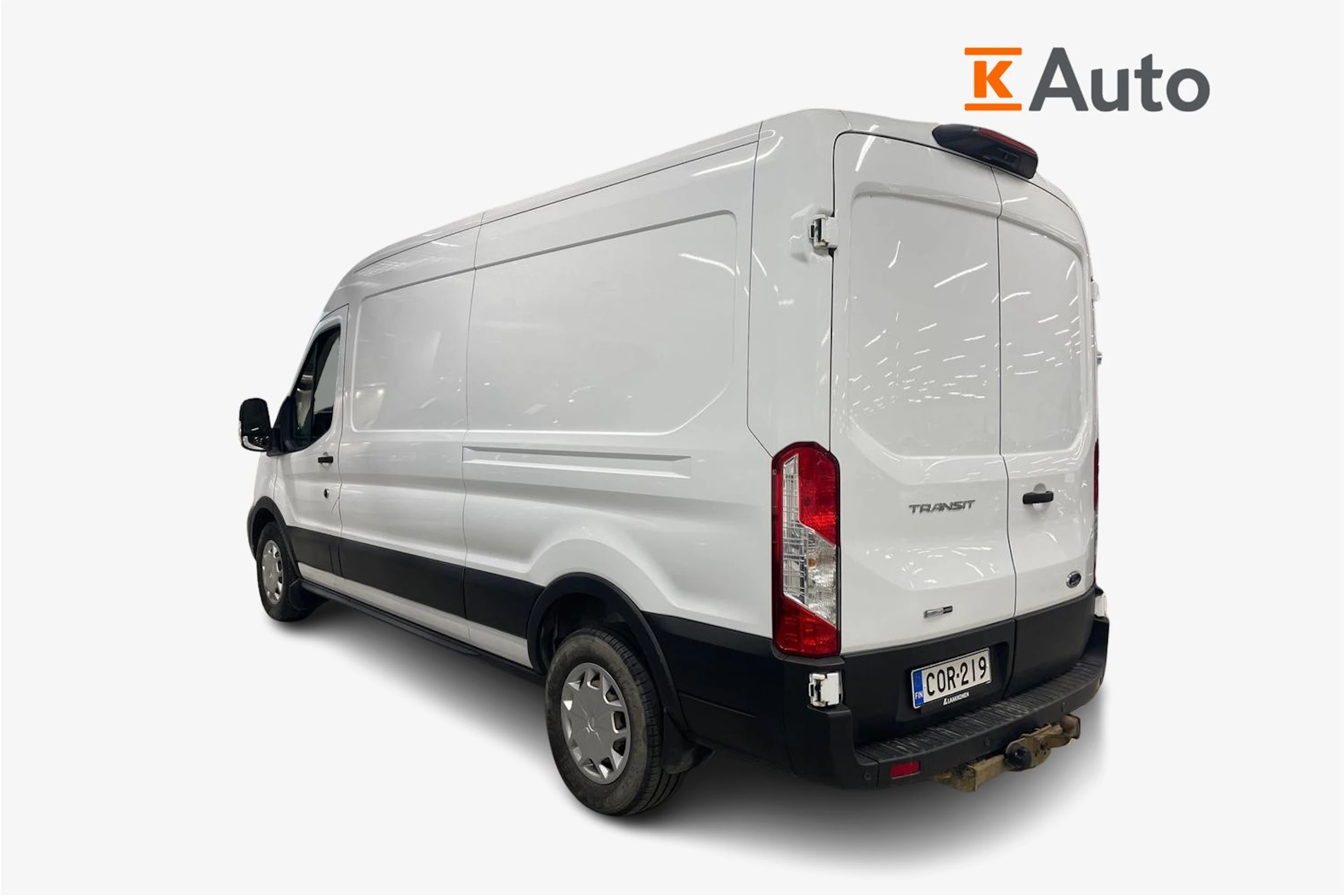 valkoinen Ford Transit 2020 kuva 2.