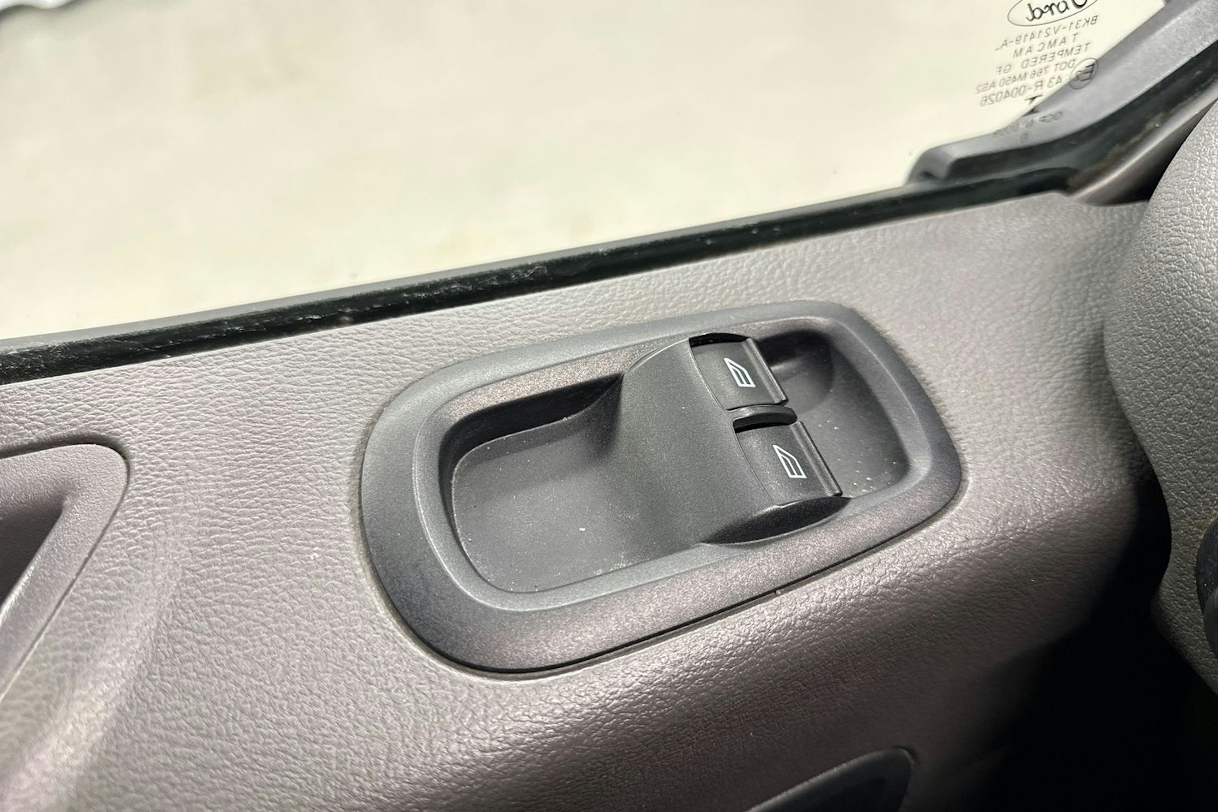 musta Ford Transit 2020 kuva 20.