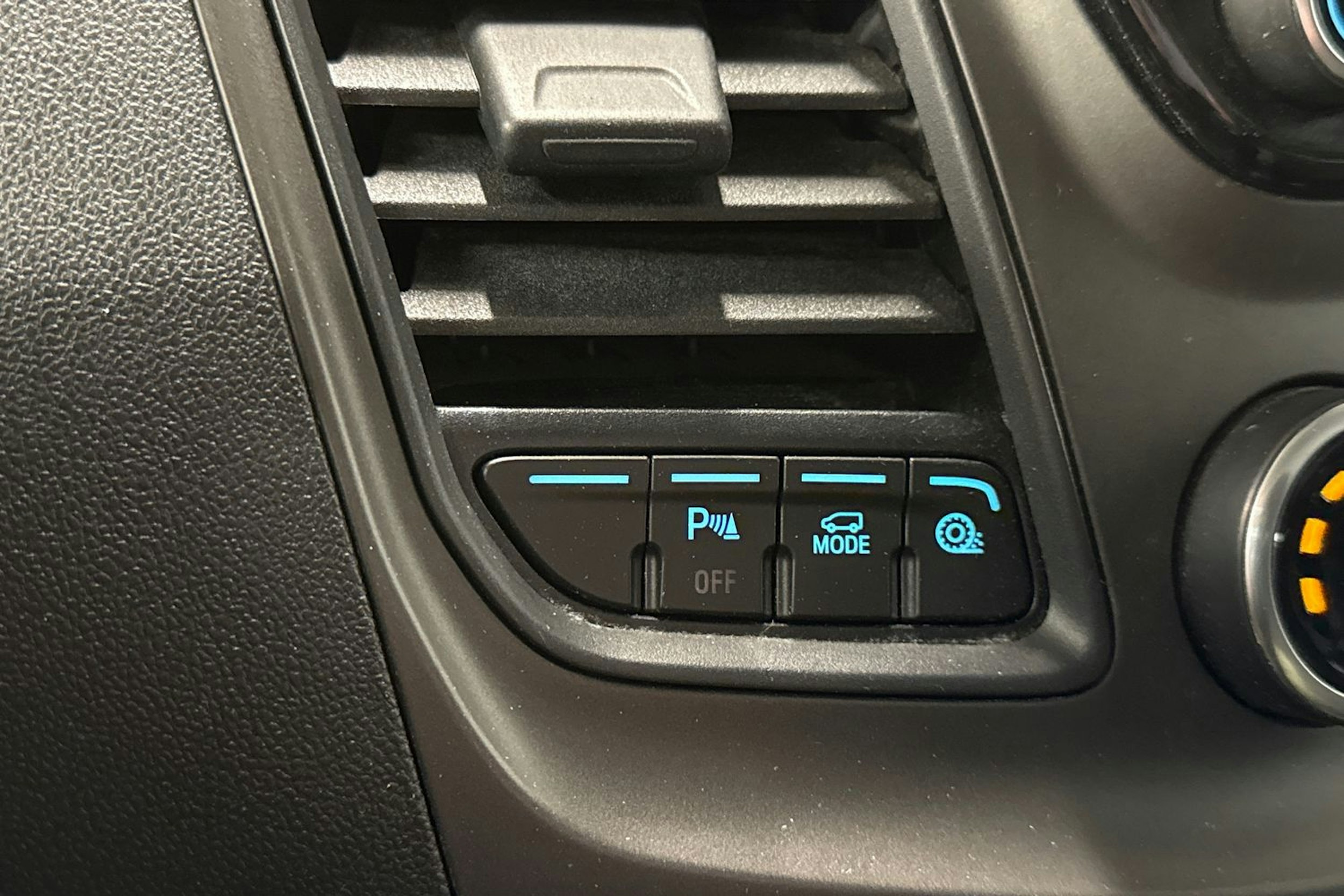 musta Ford Transit 2020 kuva 21.