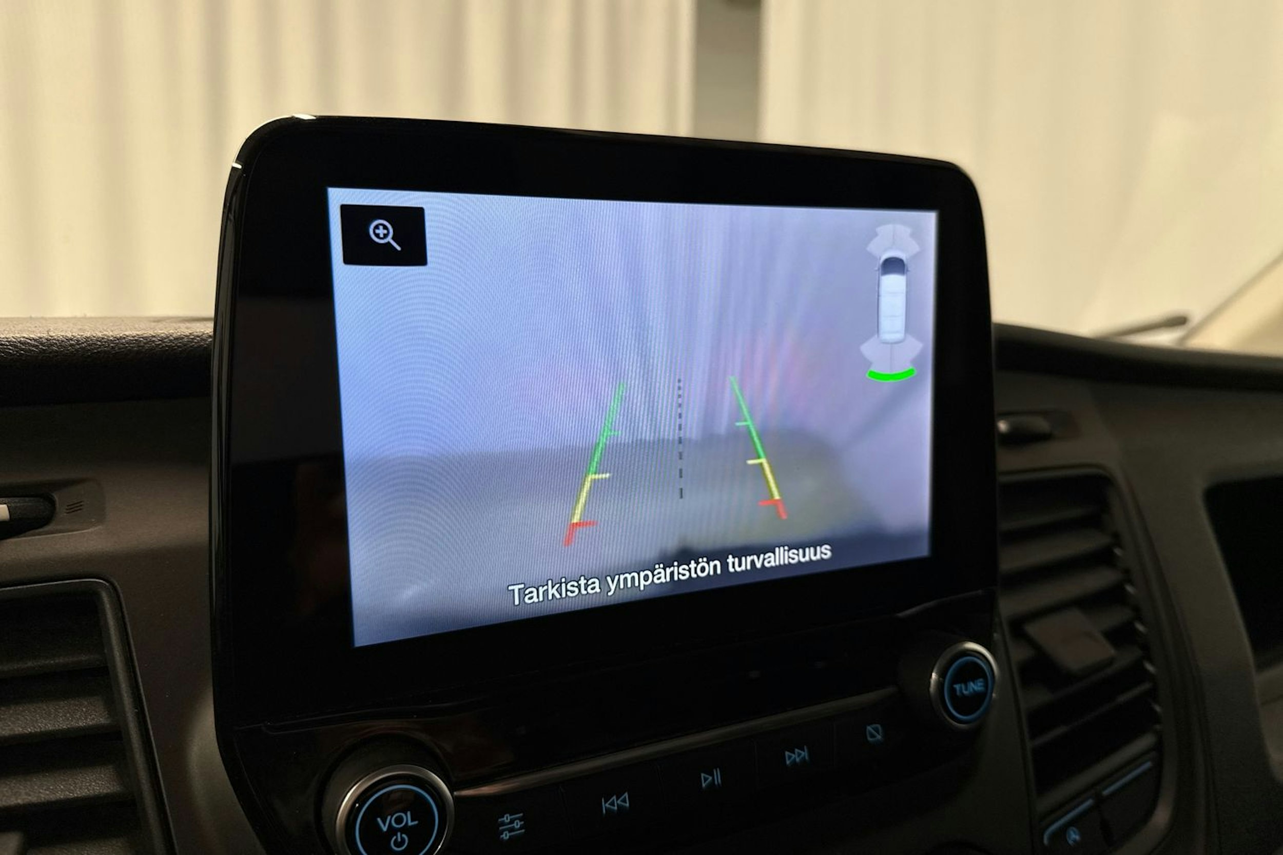 musta Ford Transit 2020 kuva 22.