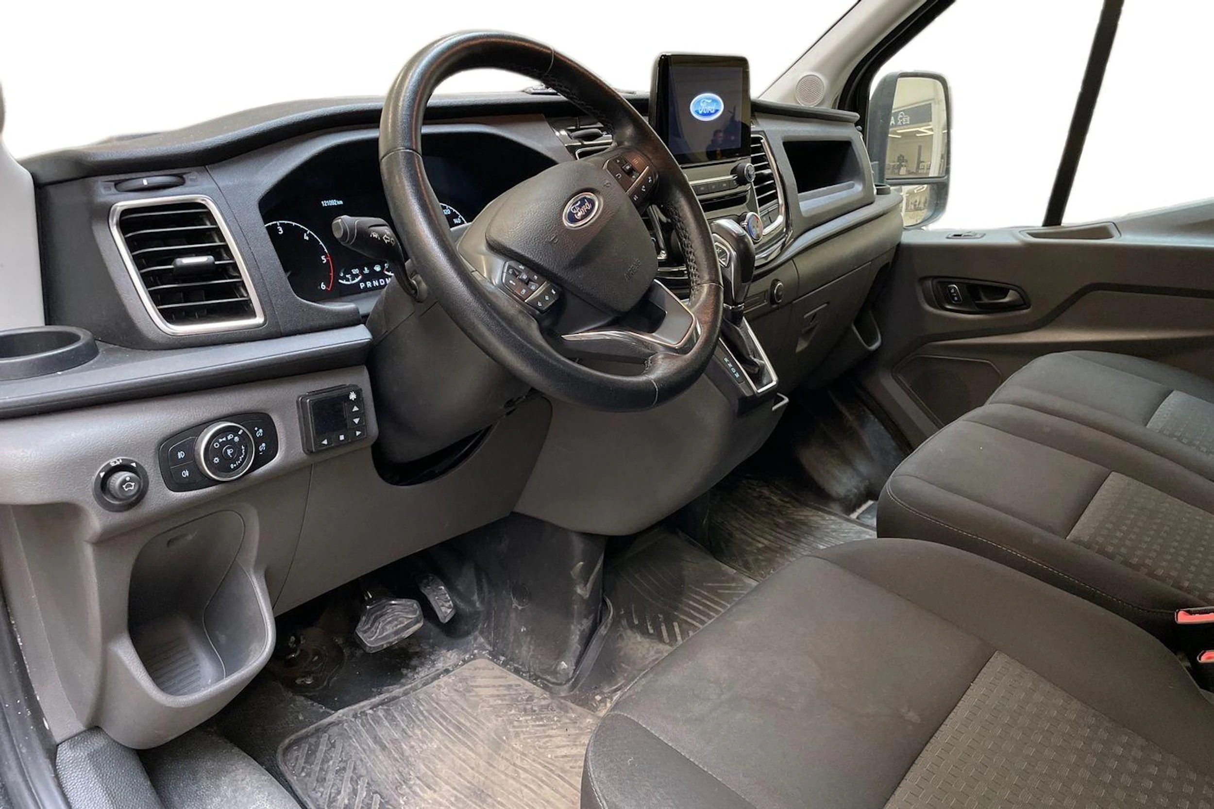 musta Ford Transit 2020 kuva 3.
