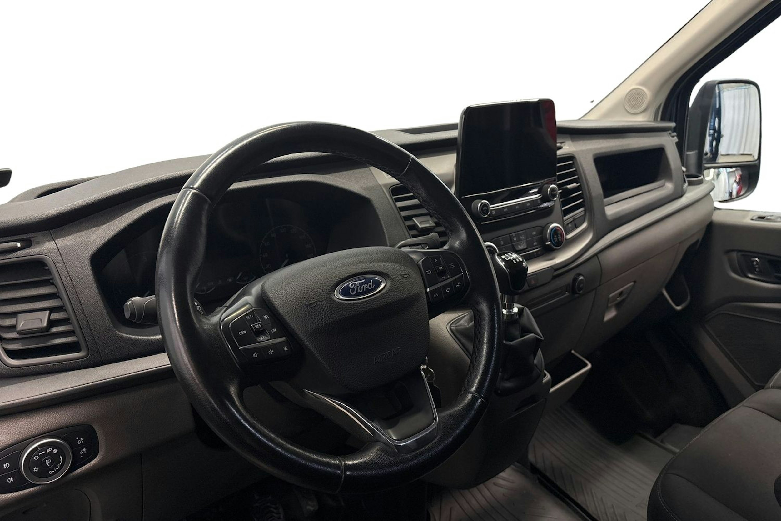 sininen Ford Transit 2020 kuva 7.