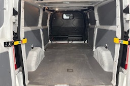 valkoinen Ford Transit Custom 2020 kuva 16.