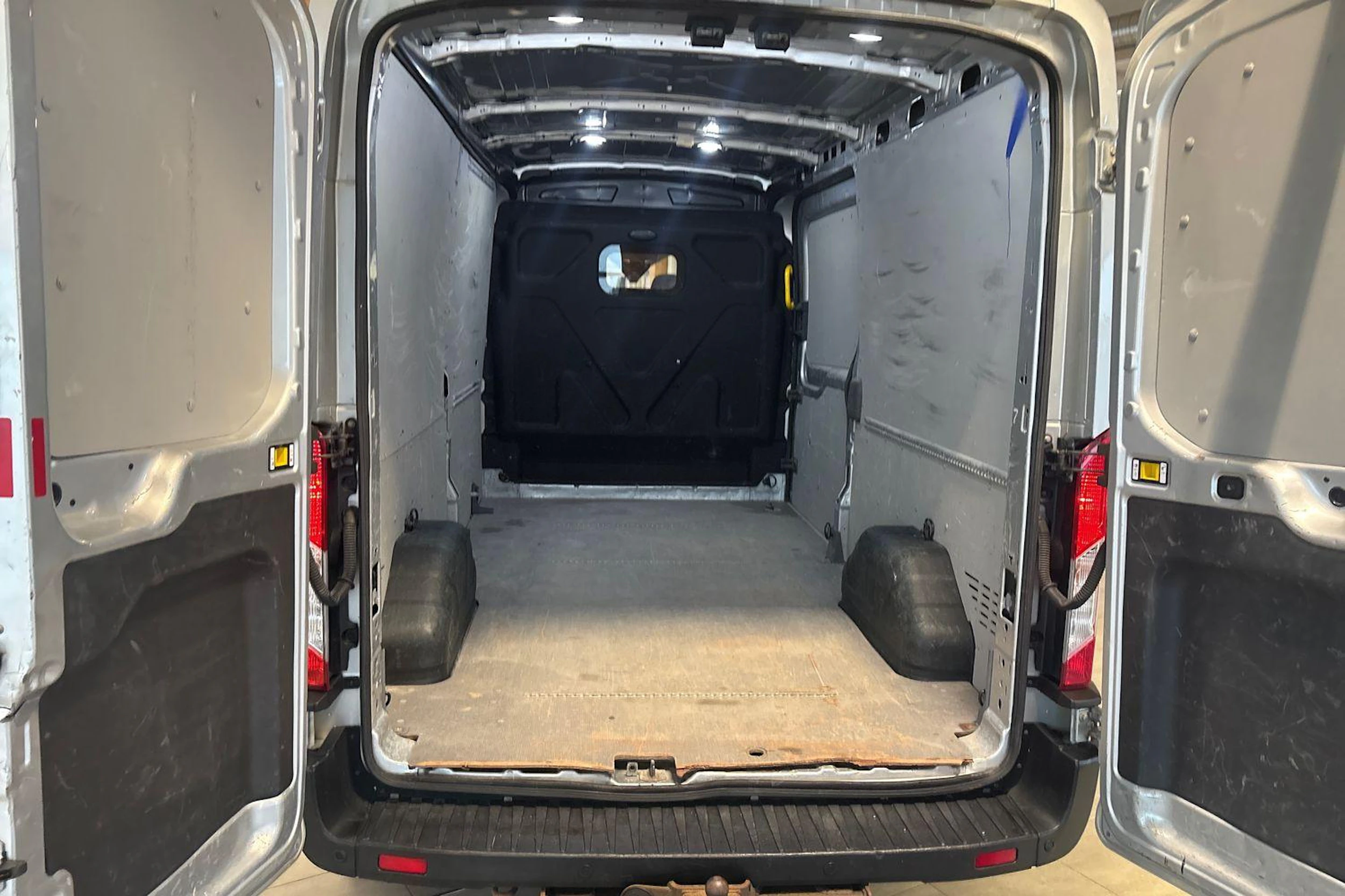 Harmaa Ford TRANSIT 2020 kuva 11.
