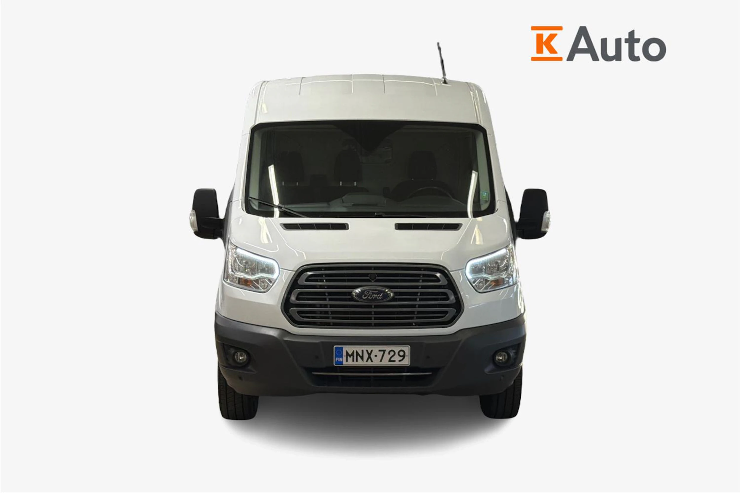 valkoinen Ford Transit 2020 kuva 5.