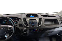valkoinen Ford Transit 2020 kuva 9.